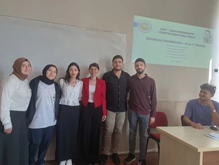 Hemşirelikte Yönetim Dersi Sunumları